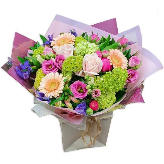 Ashley's Range on White bouquet